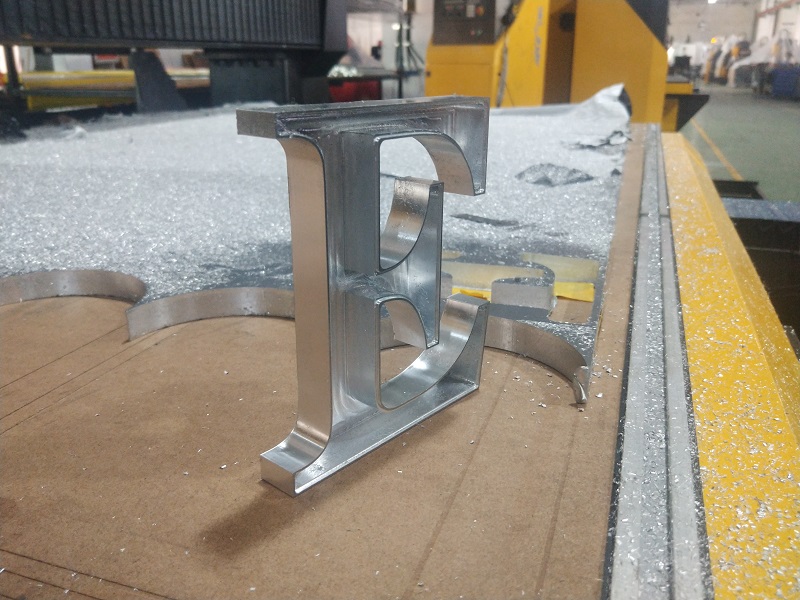数控铝板雕刻机加工精度如何检测？